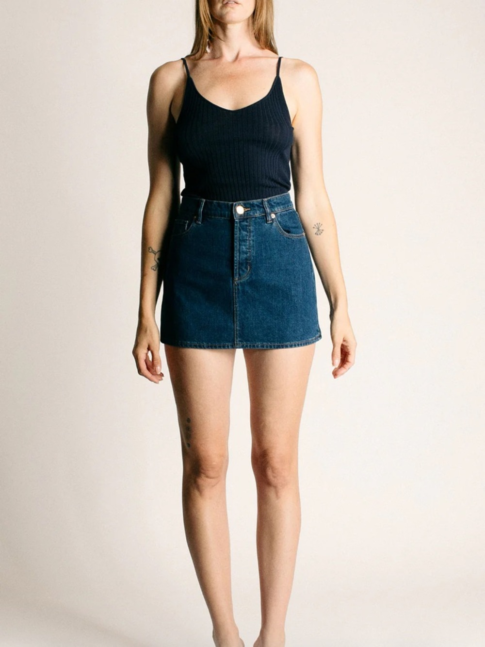 ROLLA'S A perfect A-line 80's inspired denim mini. Fabric is 100% cotton. - Picture 4 of 6